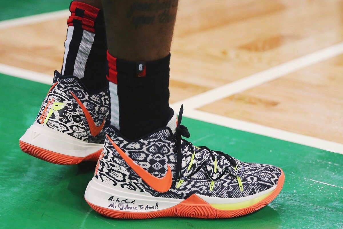 撕裂对手一
